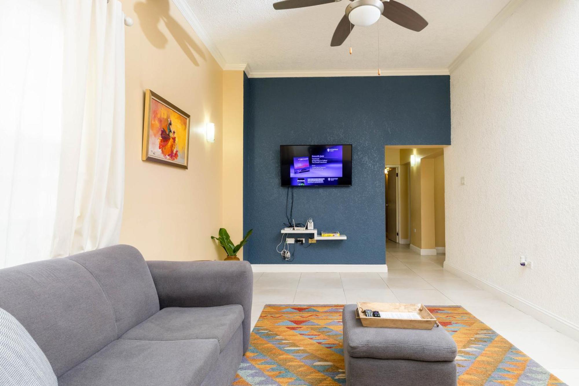 Choose To Be Happy At The Westbury - Two Bedroom Apartment Kingston Esterno foto