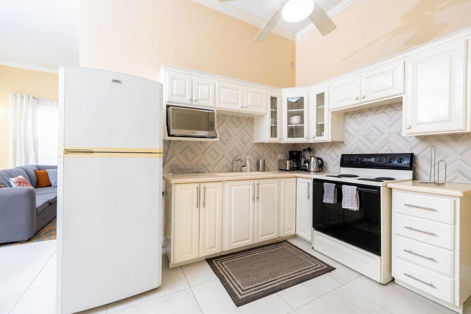 Choose To Be Happy At The Westbury - Two Bedroom Apartment Kingston Esterno foto