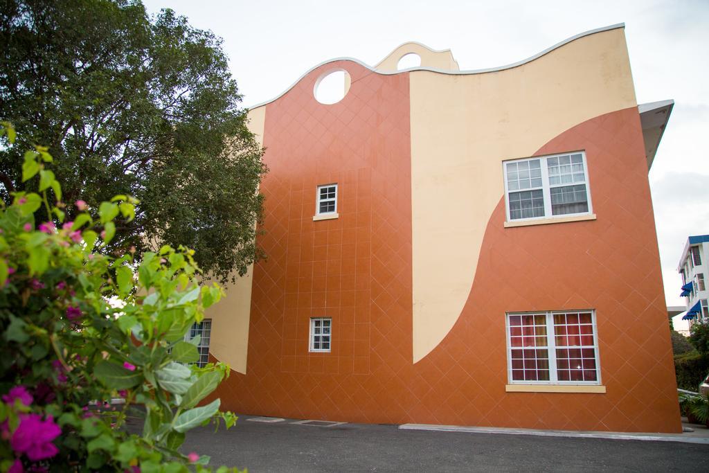 Choose To Be Happy At The Westbury - Two Bedroom Apartment Kingston Esterno foto