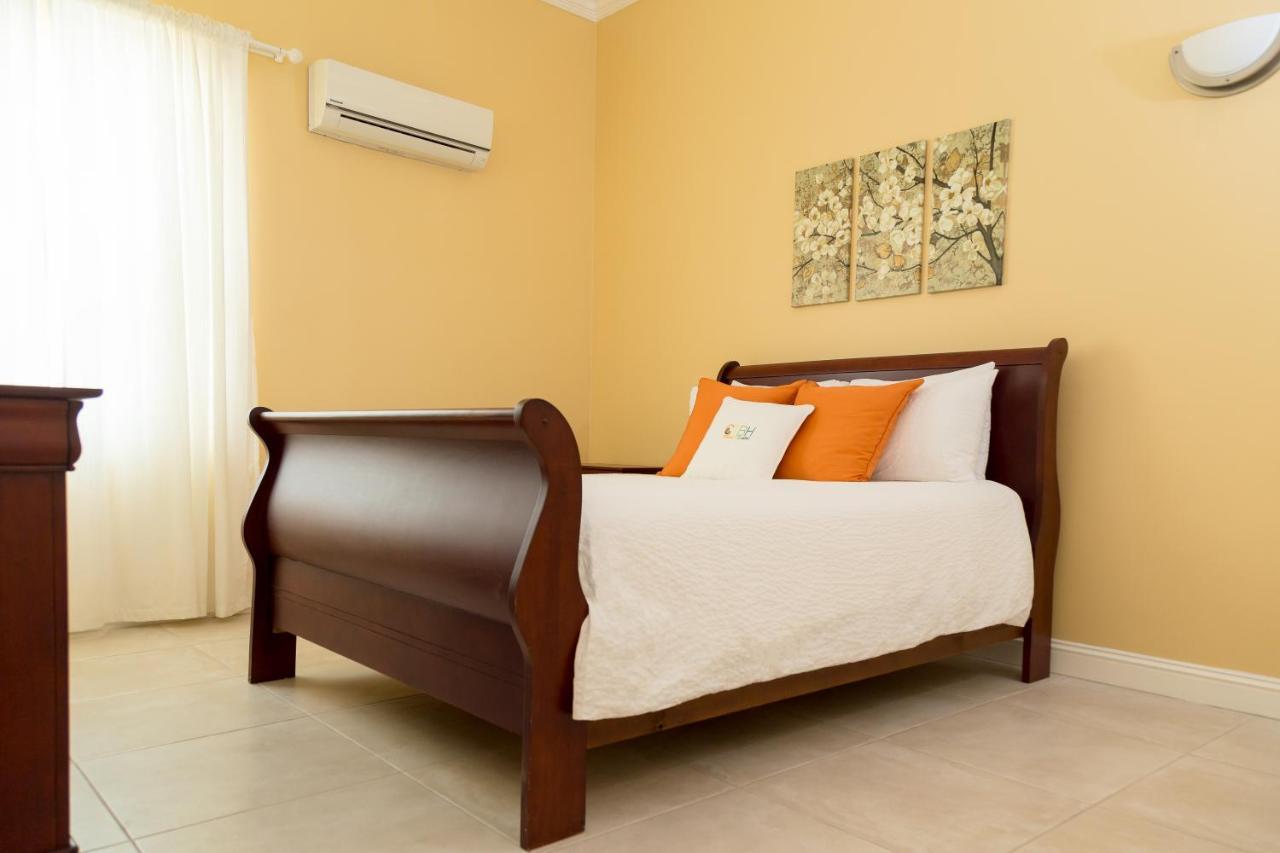 Choose To Be Happy At The Westbury - Two Bedroom Apartment Kingston Esterno foto